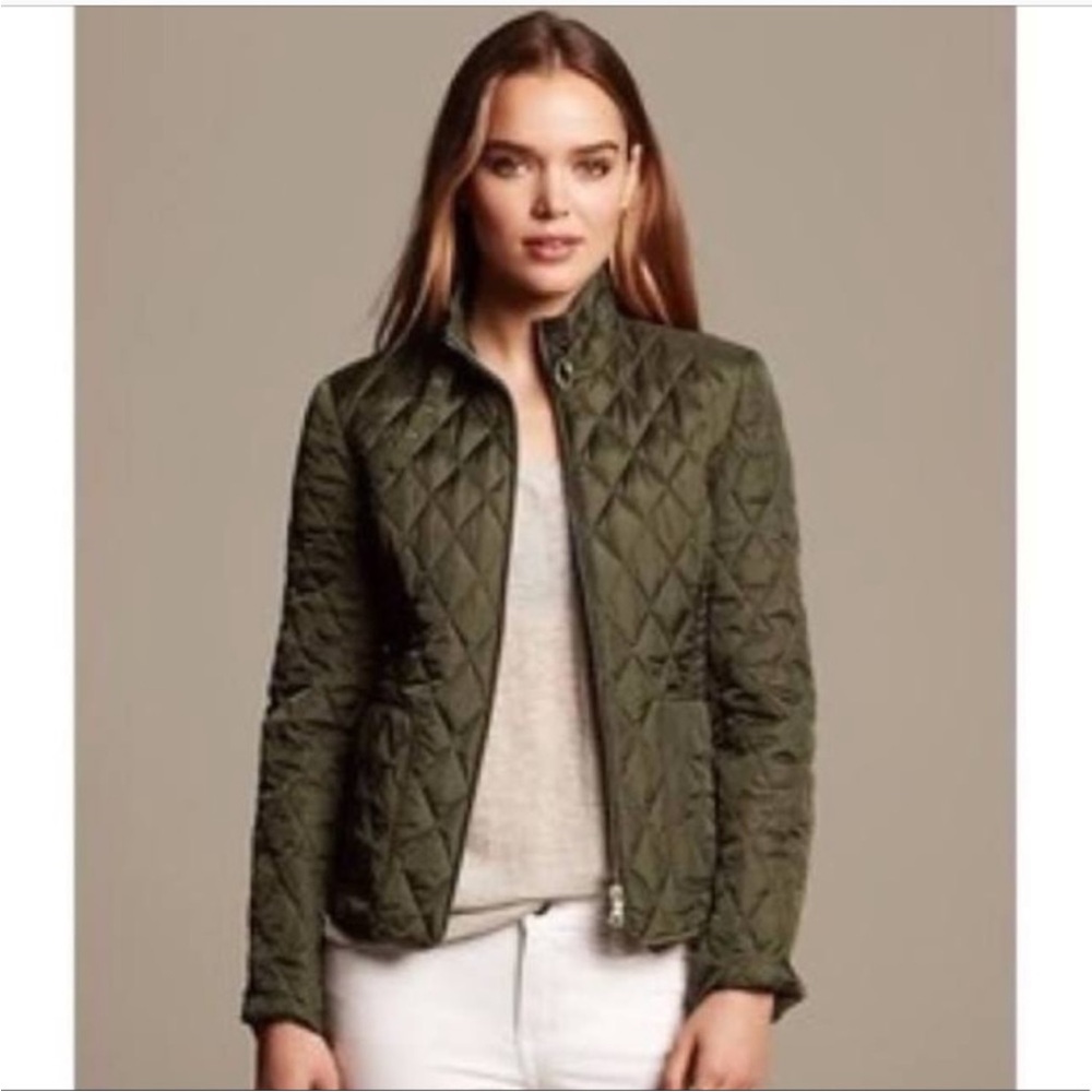 Banana Republic olive green quilted jacket size XS